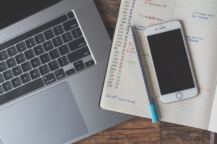 iphone-on-notebook-3361483